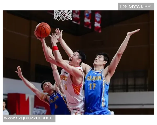 北京篮球队在城市联赛中以62分稳居积分榜首位展现强劲实力 北京篮球队在城市联赛中以62分稳居积分榜首位展现强劲实力