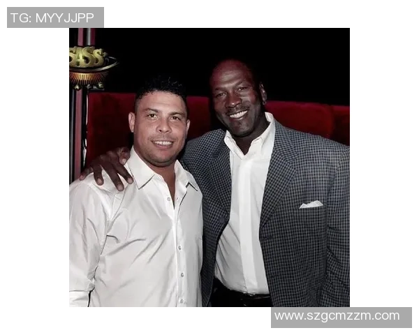 乔丹与足球巨星亲密互动视频揭秘两大运动传奇的友谊与激情