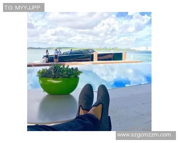 足球明星奢华私人飞机度假之旅揭秘尽享空中豪华与阳光海滩 足球明星奢华私人飞机度假之旅揭秘尽享空中豪华与阳光海滩